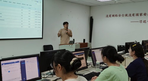 校(xiào)內(nèi)實訓